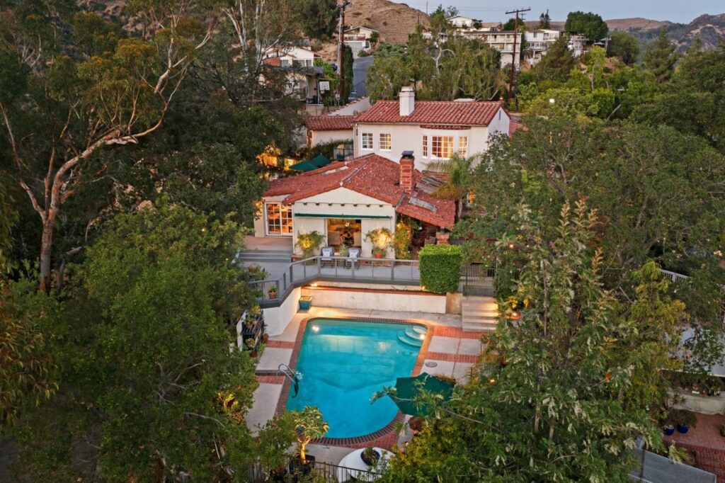 Listing Featured Photo