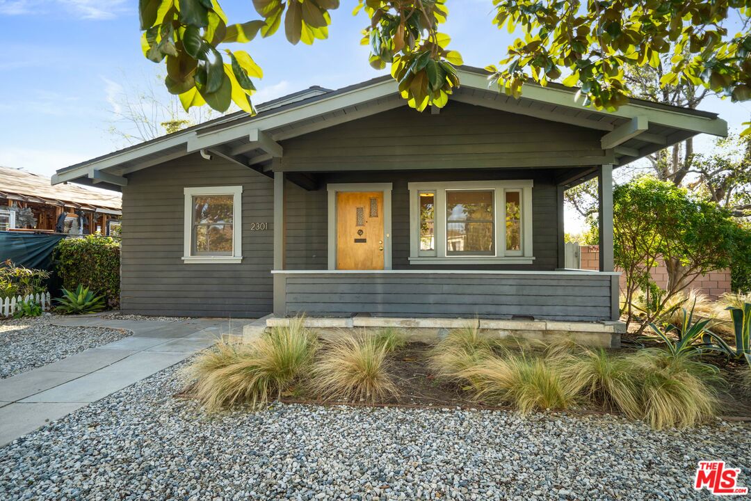 2301 Walnut Ave Featured Photo