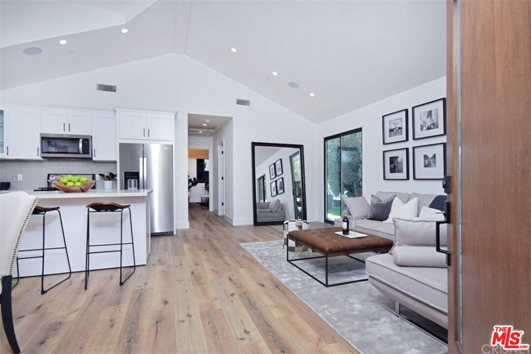 5003 Rubio Ave Featured Photo