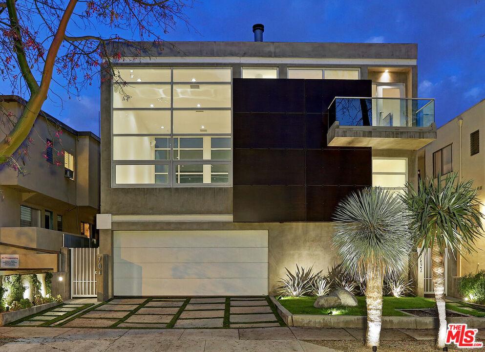 704 Huntley Dr Featured Photo