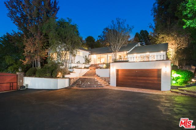 8056 Mulholland Dr Featured Photo