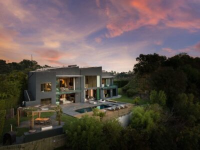 Rihanna’s Starter Home Asks $16.495M