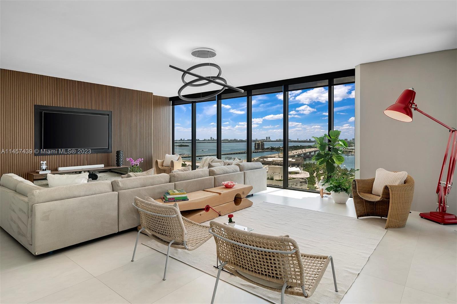 1000 Biscayne Blvd Featured Photo