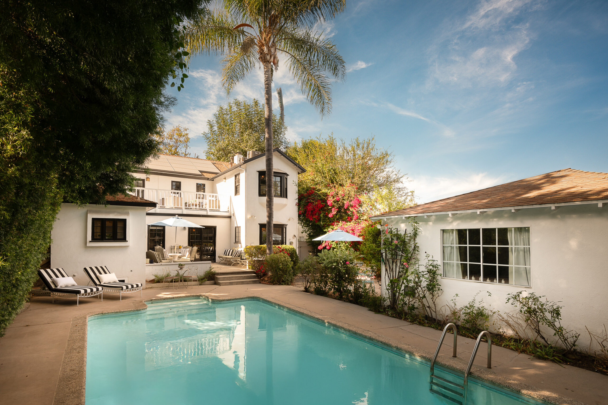 4148 Mammoth Avenue Featured Photo