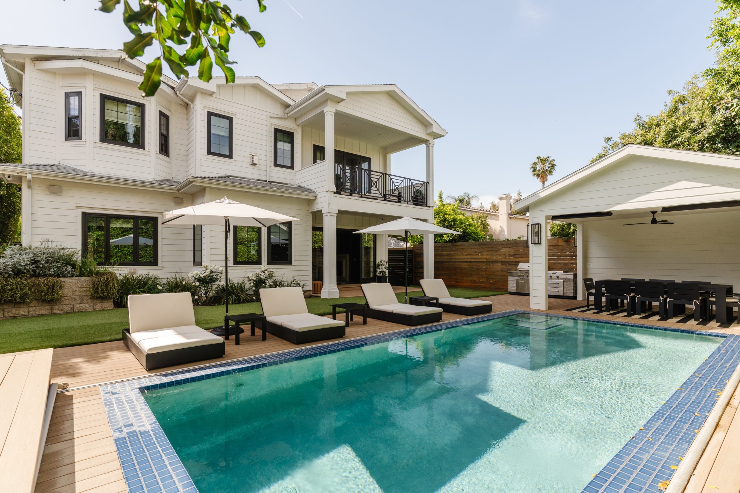 4656 Saloma Avenue Featured Photo