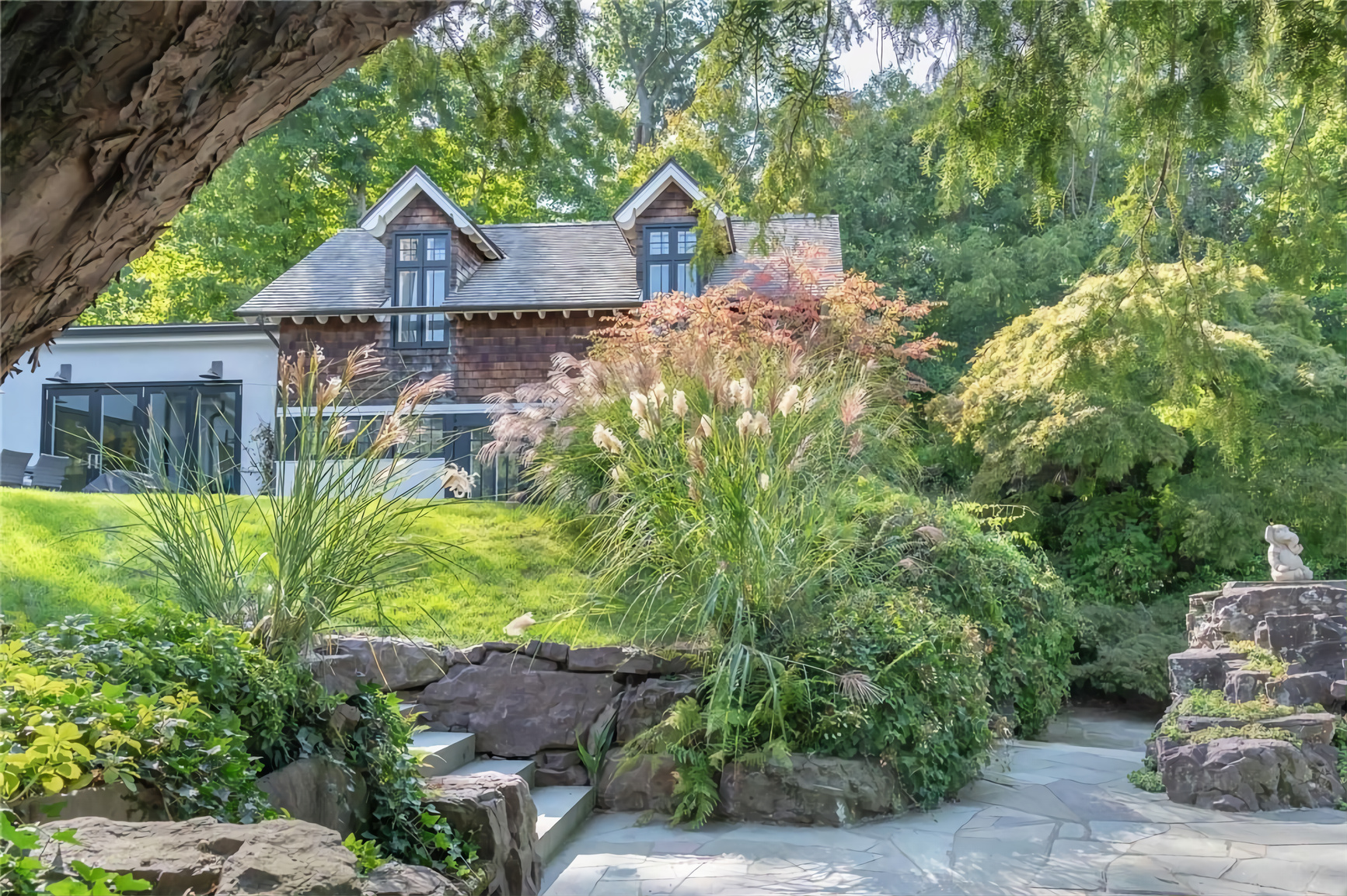  Undisclosed Address Featured Photo