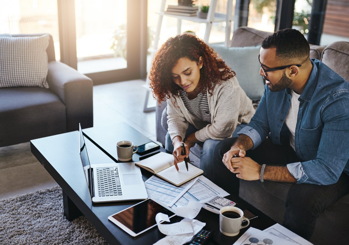 Agents talking to her client