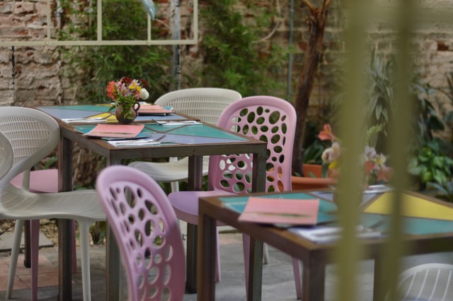 outdoor-dining