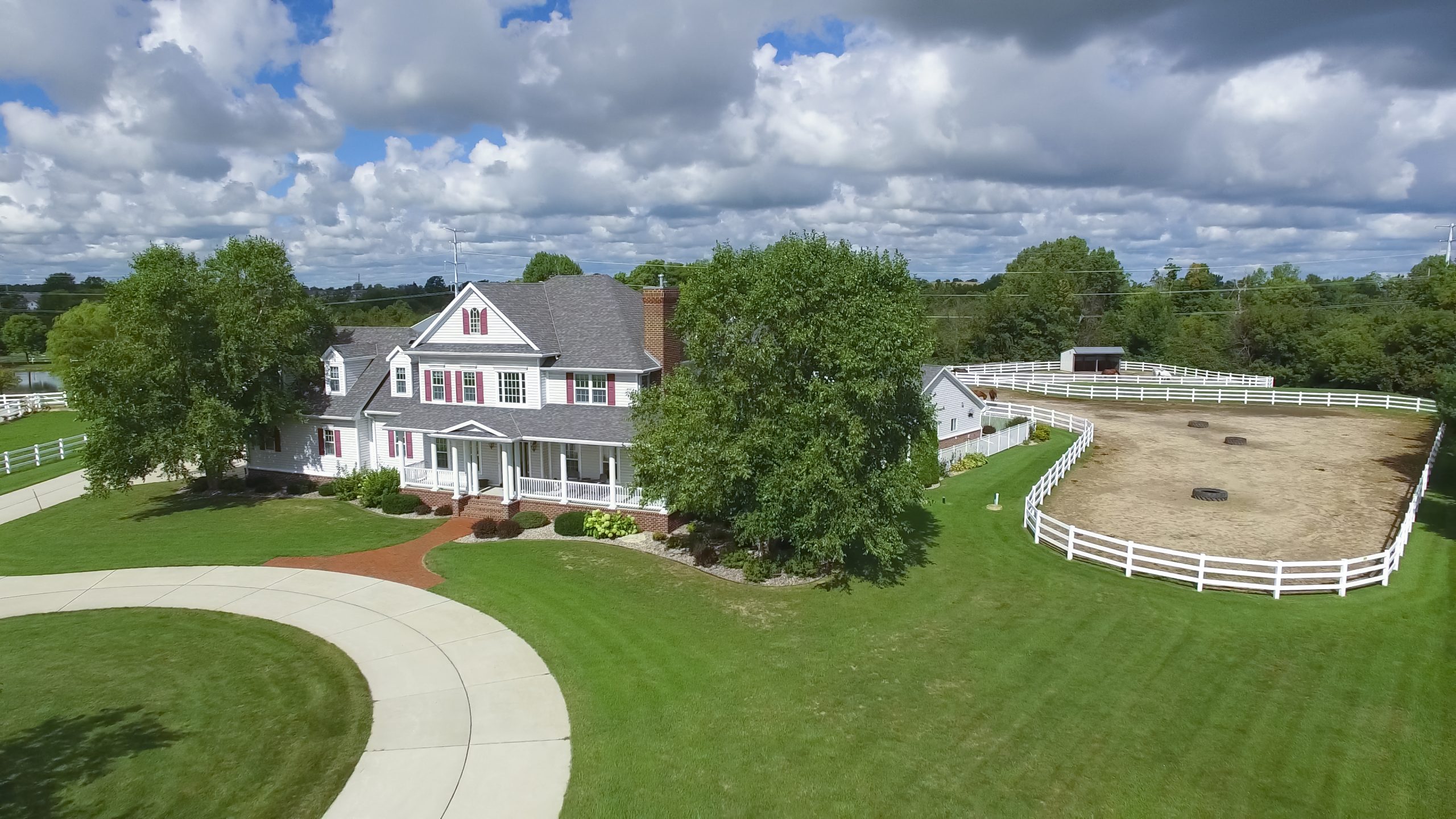 Country ranch, mansion with horse pens, circular driveway