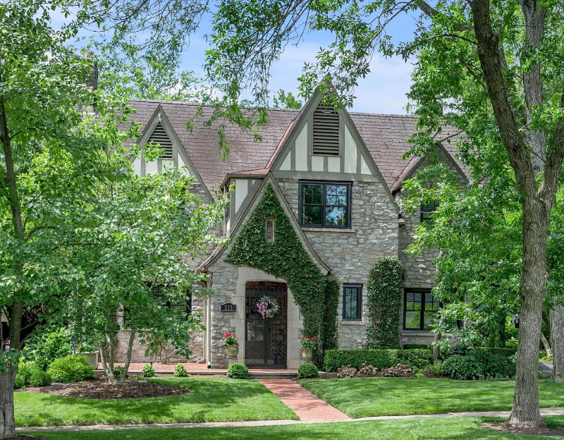 The Charm of 40502 Neighborhoods: Living Among Lexington’s Landmarks