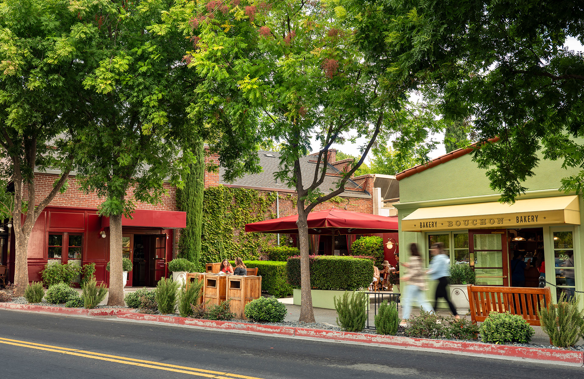 Walkable village lifestyle in Yountville Napa Valley