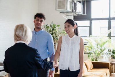 Working With a Trilingual Real Estate Agent in Palm Beach (English, Spanish, French)