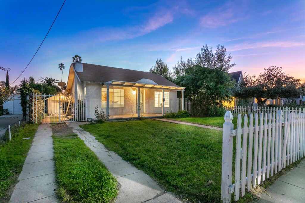 1712 Corson St Pasadena CA 91106