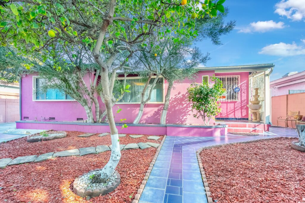 8418 Lennox Ave Panorama City CA 91402