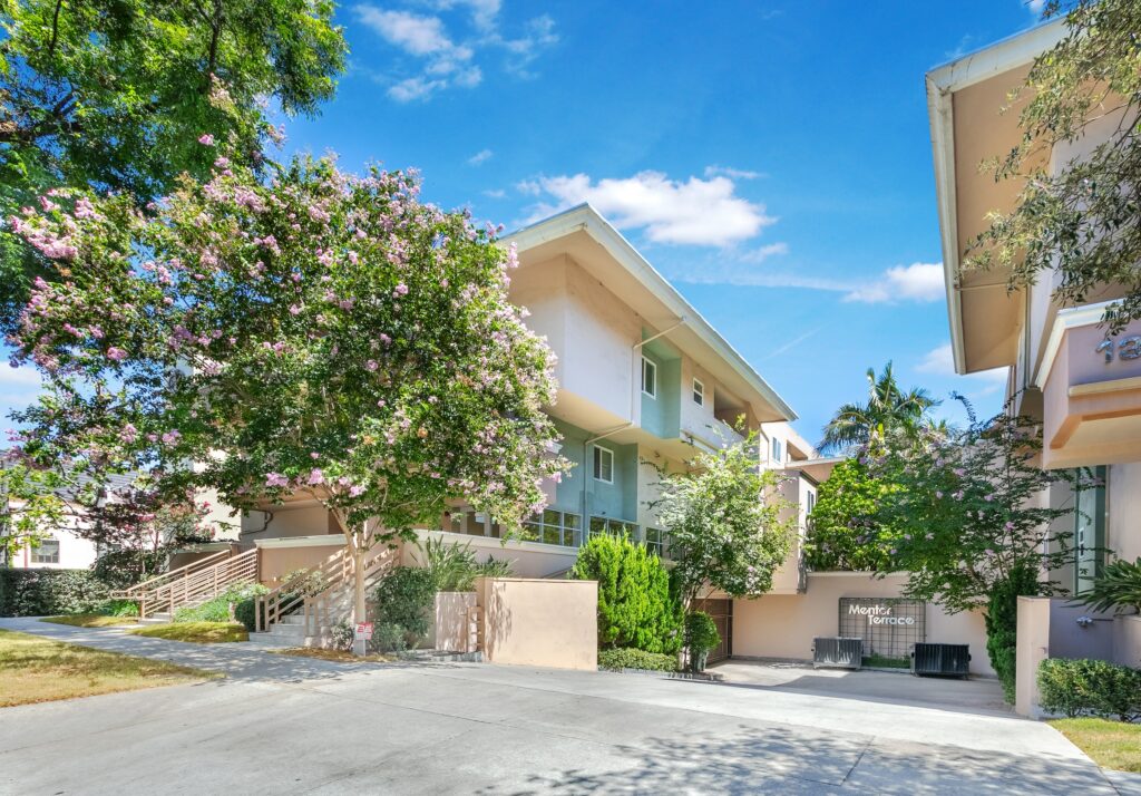 120 S. Mentor Ave. 105 Pasadena CA 91106