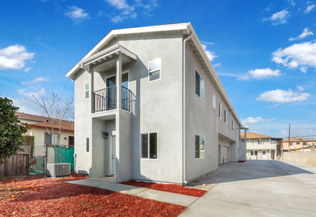1241 W. 95th St Los Angeles CA 90044