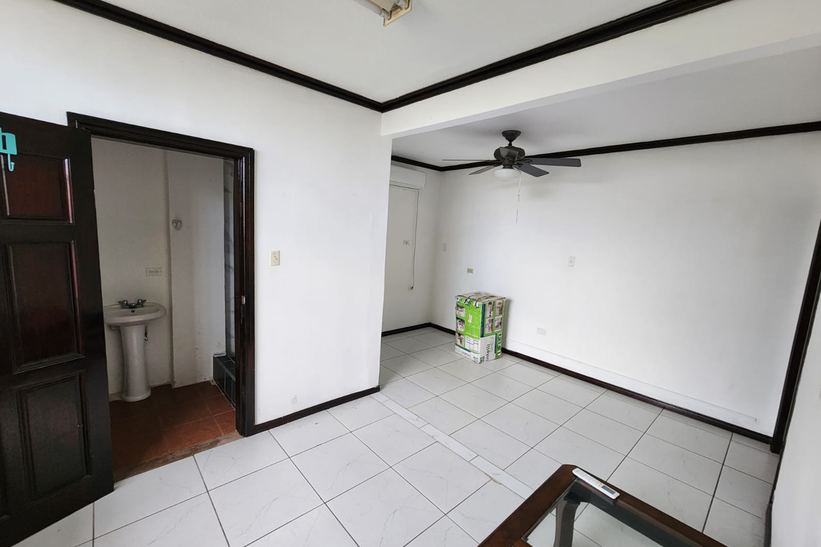 Listing Image #9