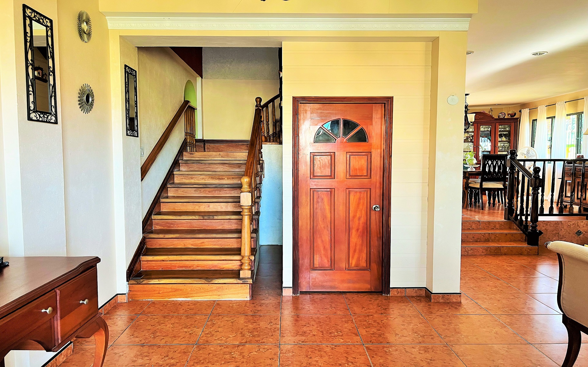 Listing Image #1