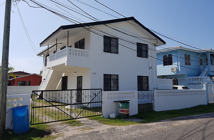 Listing Image #0