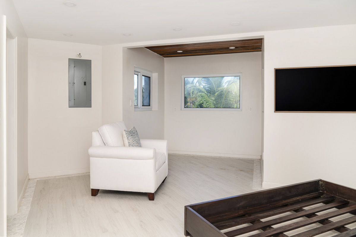 Listing Image #10