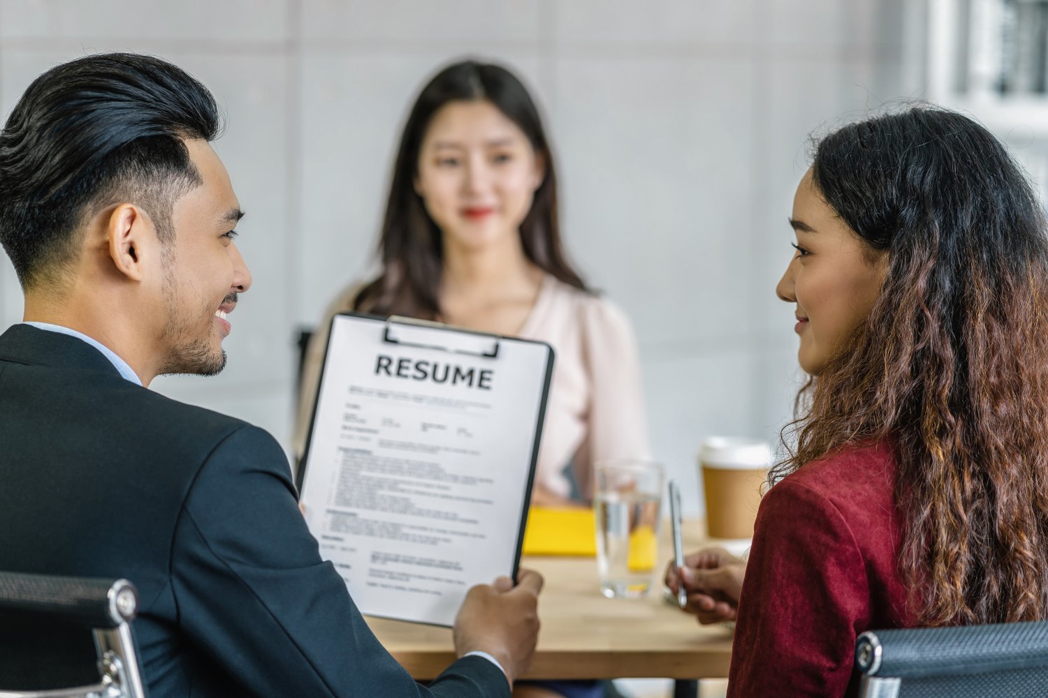 Should I Hire Contractors or Use an EOR?