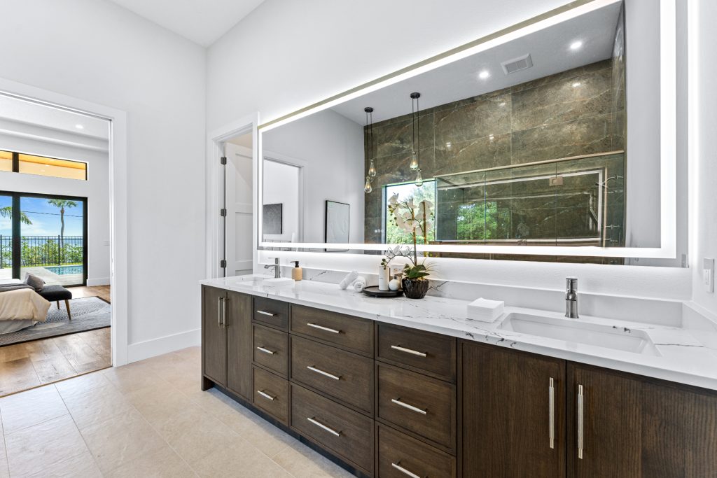 4861 Honeyridge Ln-36