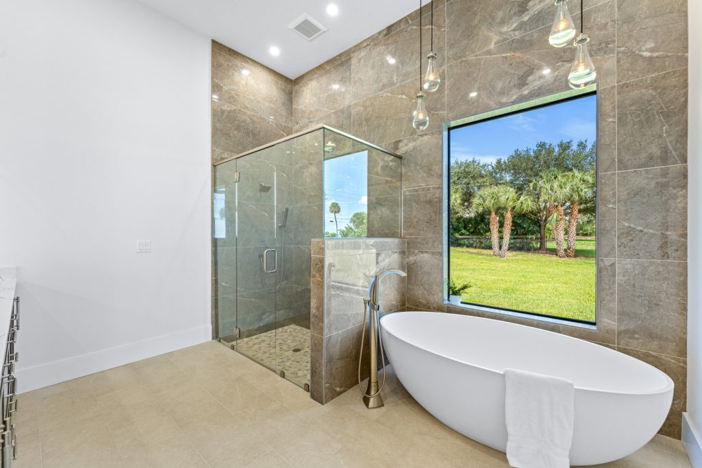 4861 Honeyridge Ln-39