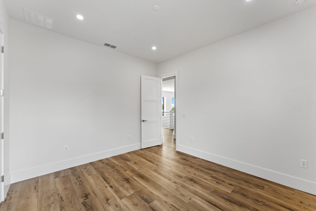 4861 Honeyridge Ln-54