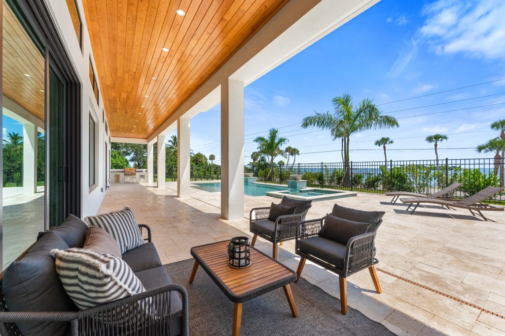 4861 Honeyridge Ln-68