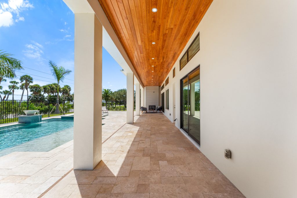 4861 Honeyridge Ln-76