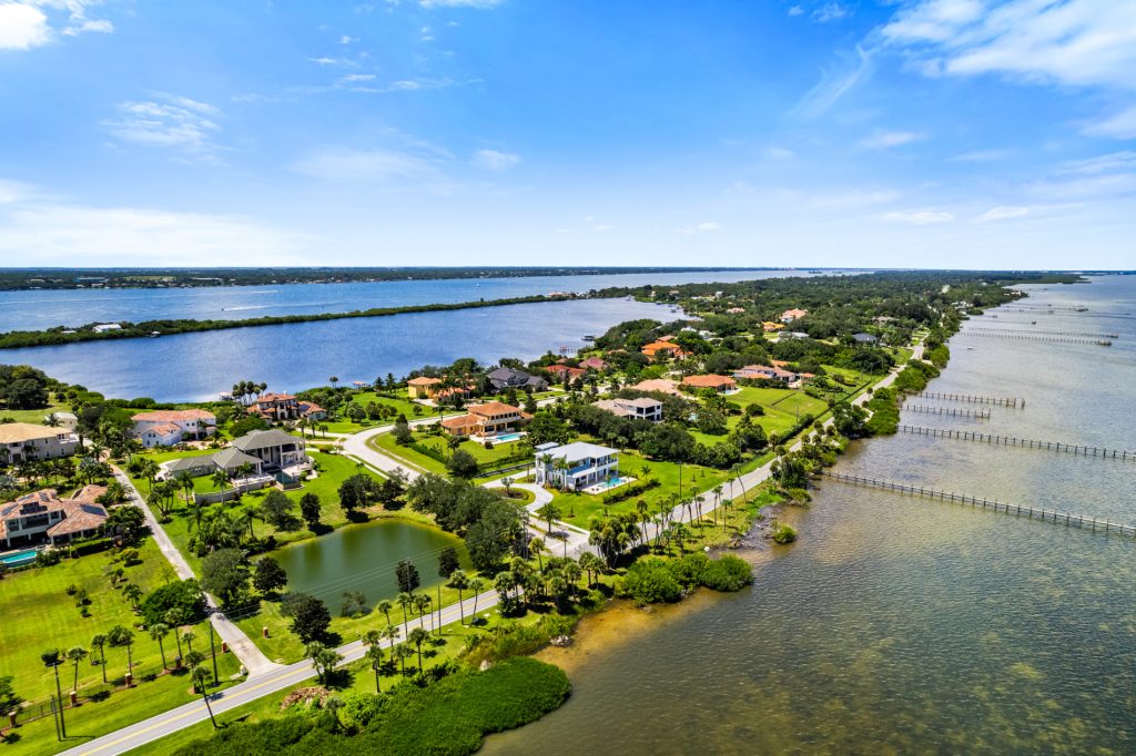 4861 Honeyridge Ln-94