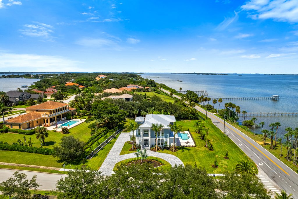 4861 Honeyridge Ln-102