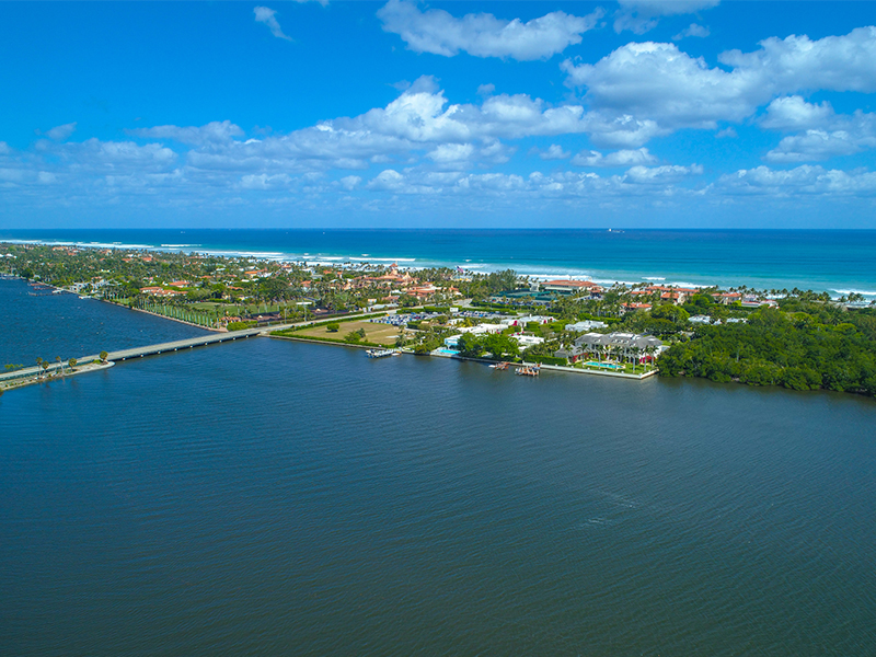 A guide to waterfront living and leisure in Palm Beach