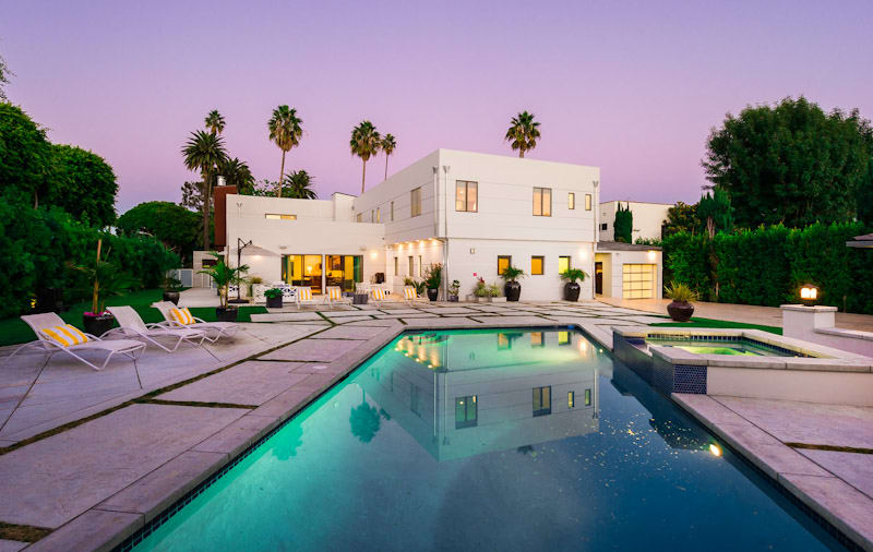 825 Roxbury Drive, Beverly Hills, CA 90210