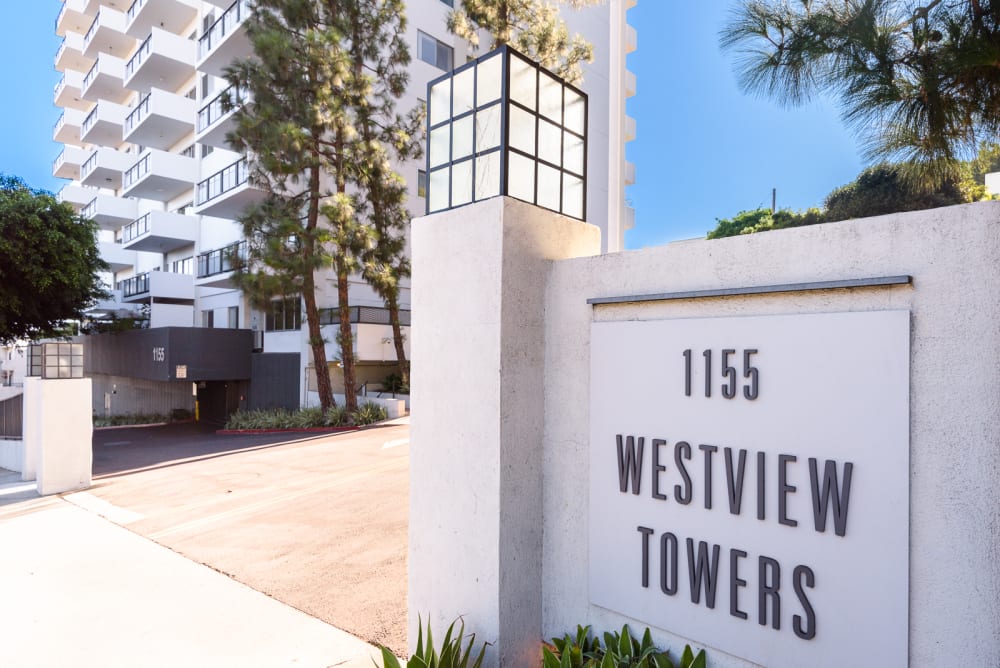 1155 N La Cienega, Los Angeles, CA 90210