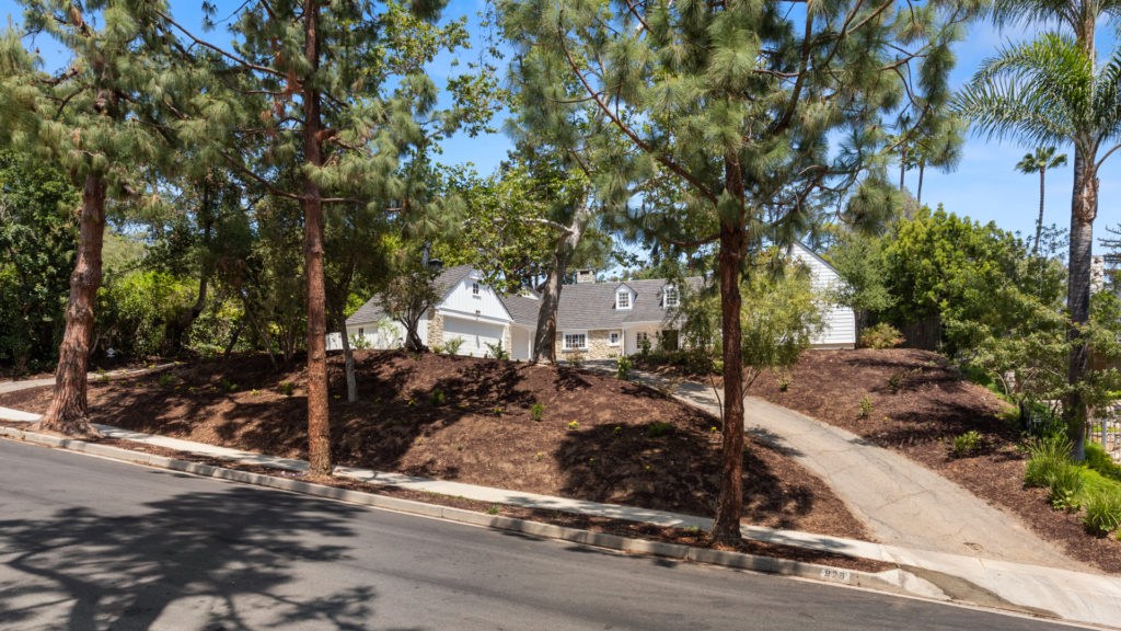 926 N Alpine Drive | Beverly Hills
