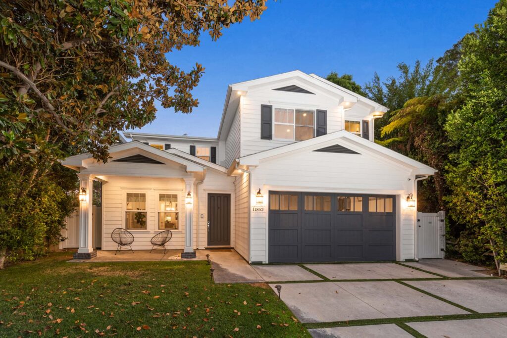 11852 Kling St | Valley Village