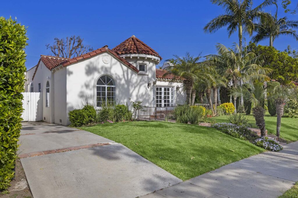 352 S Oakhurst Dr | Beverly Hills
