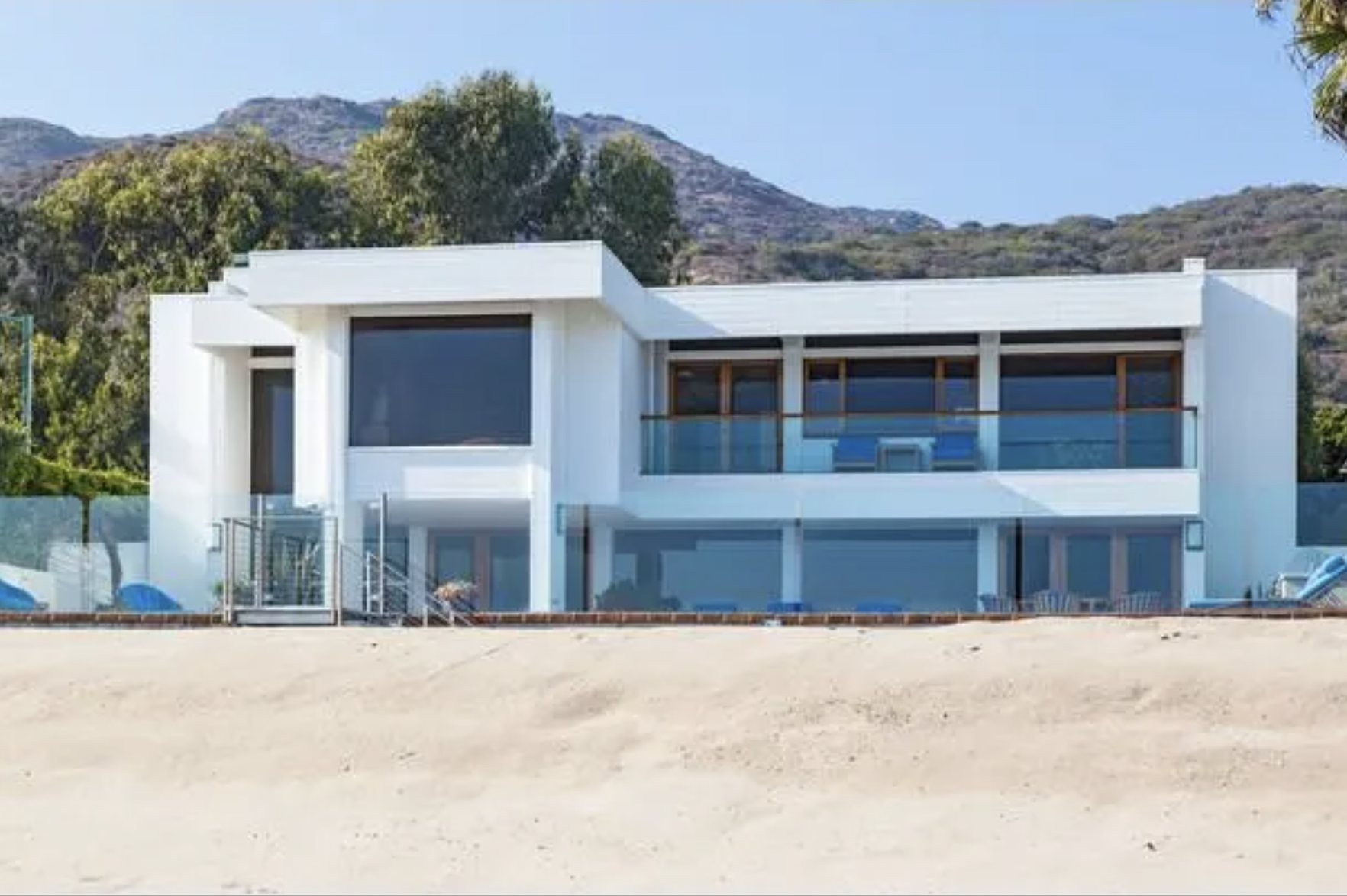 Attention Larry Ellison: A $23 Million House On Billionaires’ Beach Coming To Market