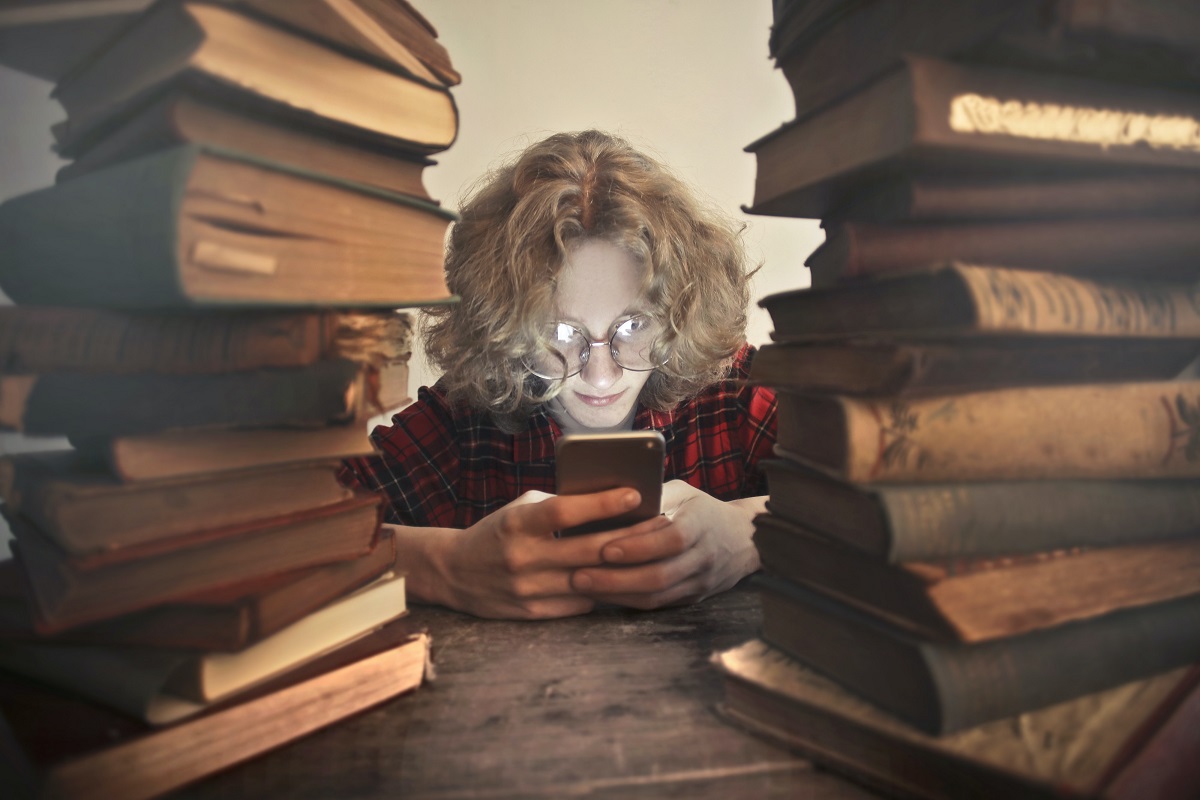 Person searching the internet.
