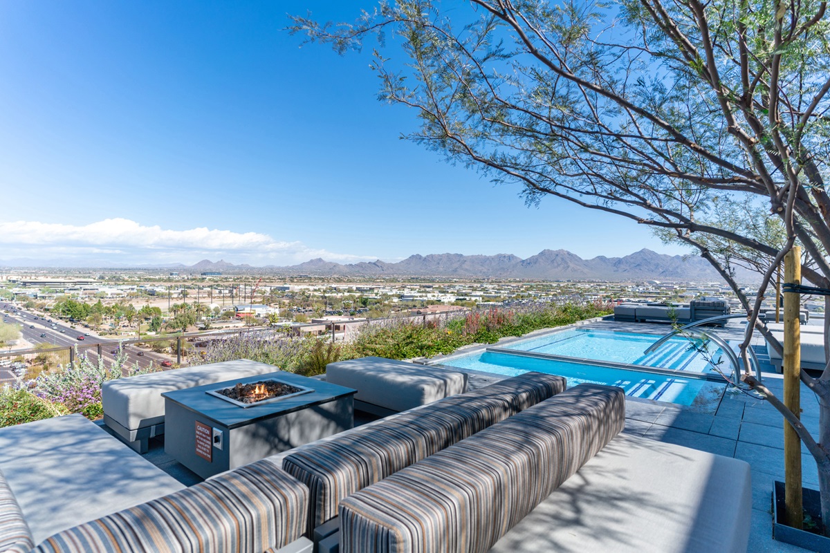 Rooftop pool at Optima Kierland Building 7180.