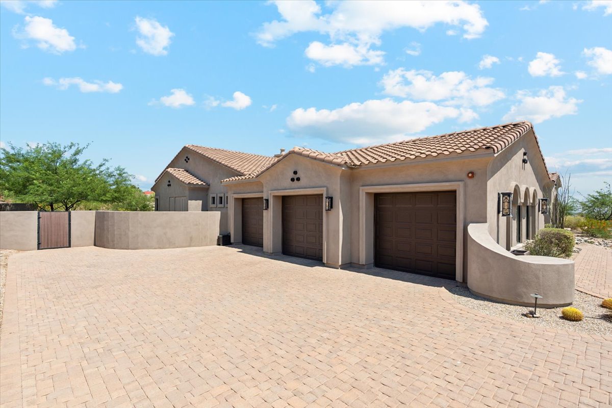 A luxury home in the Eagle Ridge of Fountain Hills.