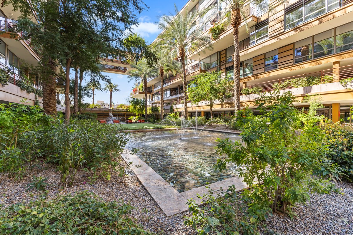 Scottsdale luxury apartments with greenery