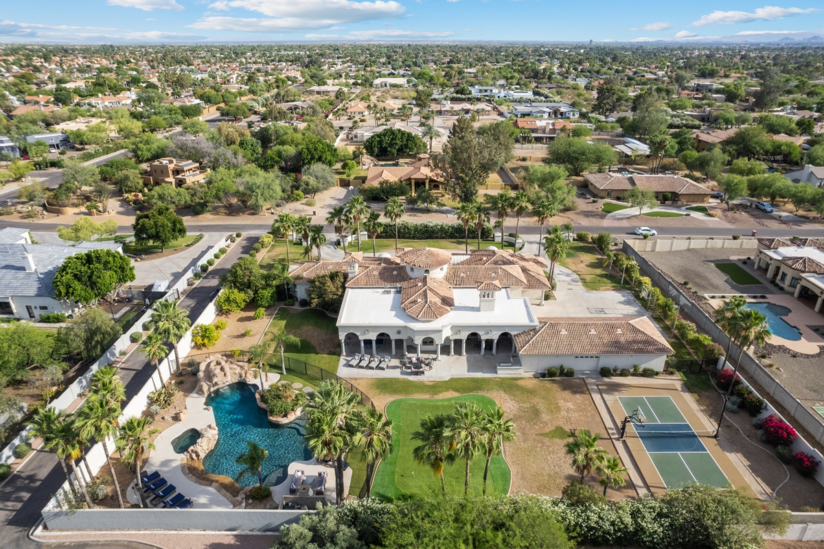 Greater Phoenix luxury home with pool and sport court.