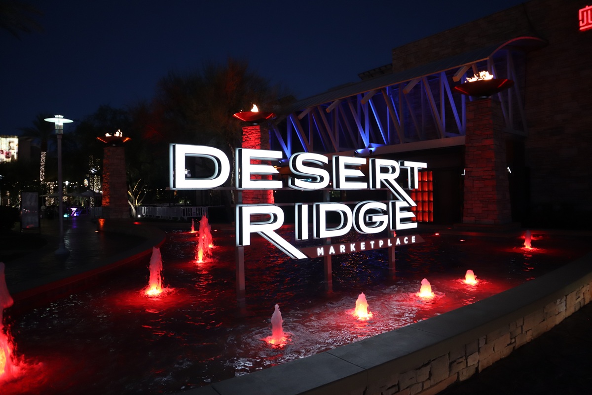 Photo of waterscape and ambient lighting at Desert Ridge Marketplace.