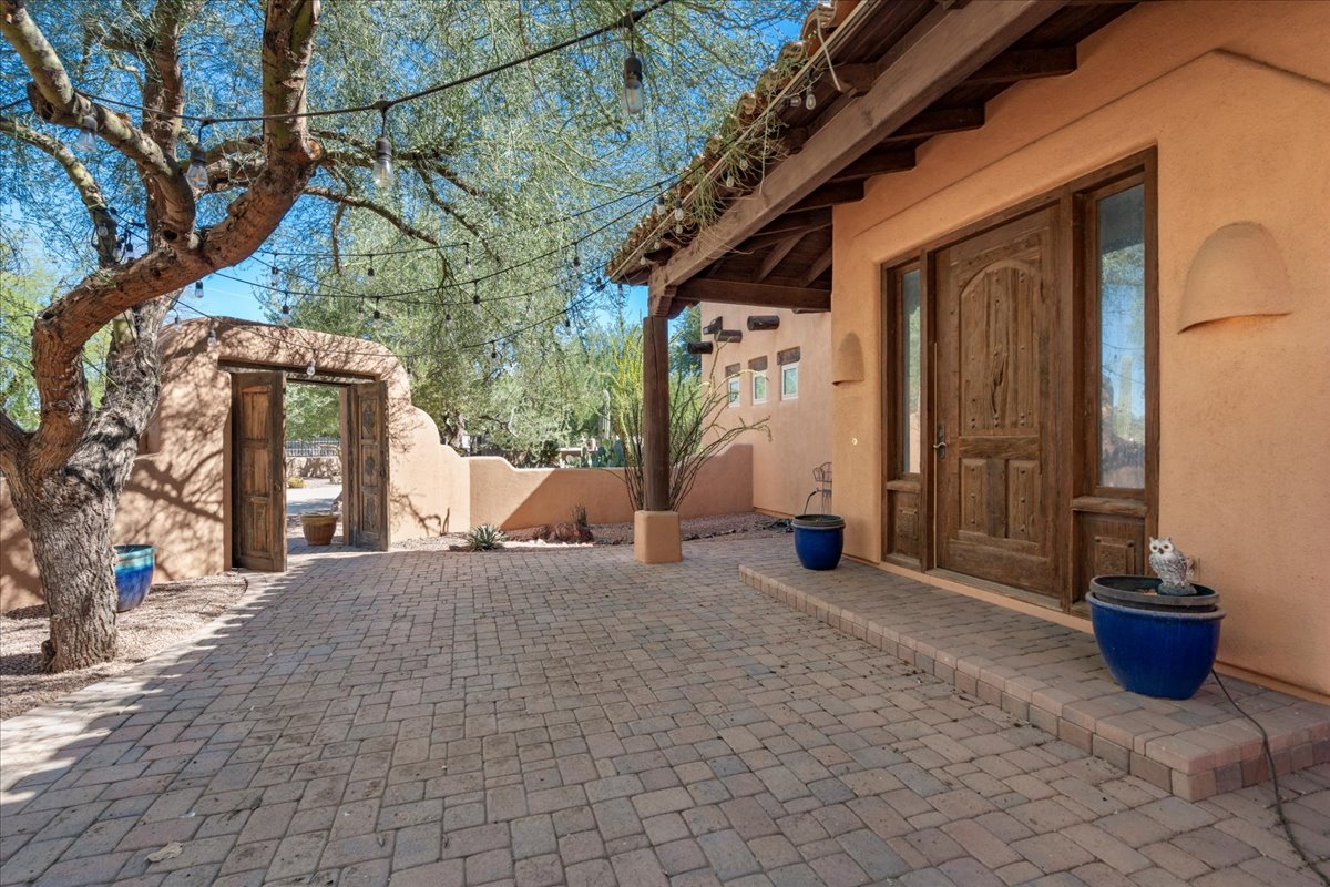 Equestrian estate for sale in Chandler, Arizona.
