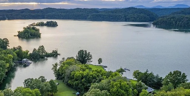 Melton Hill and Surrounding Areas Featured Photo