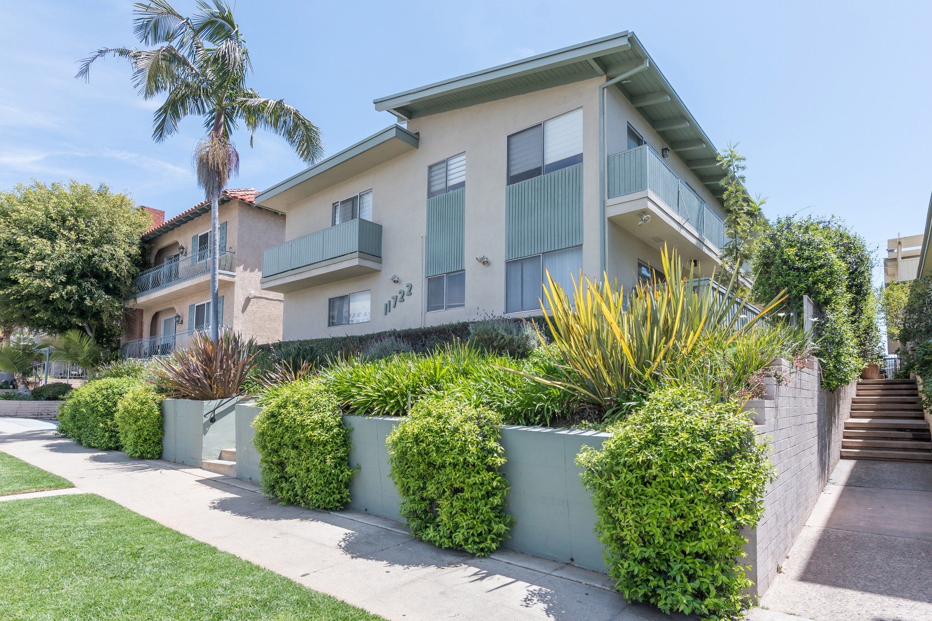 11722  Darlington Ave