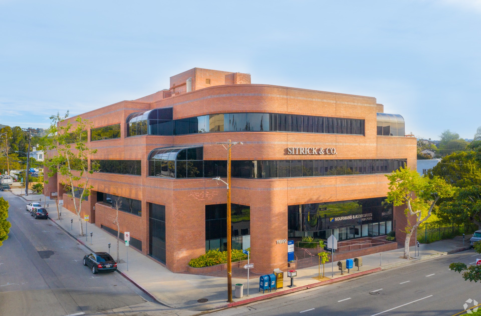 11999  San Vicente Blvd #220