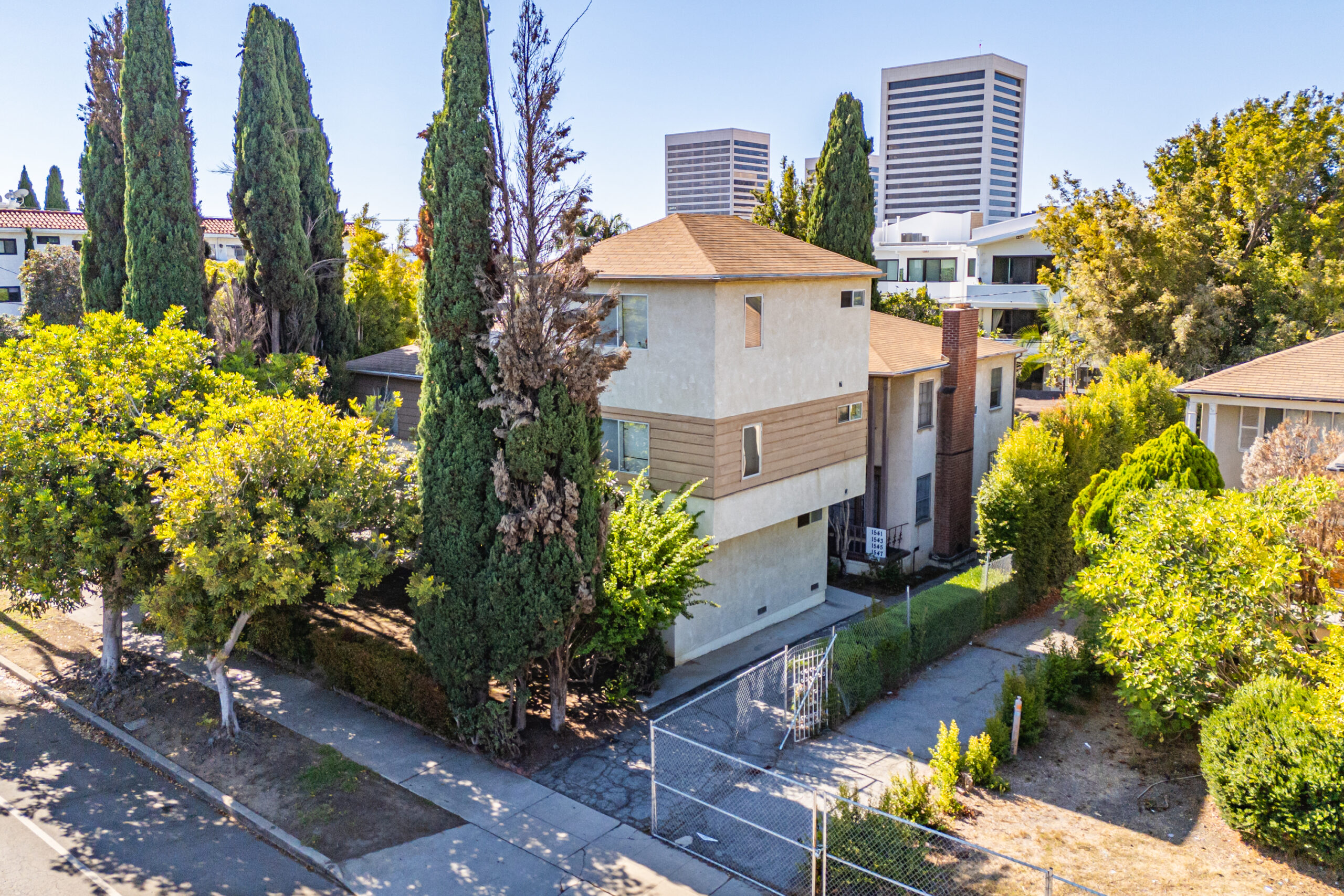 1541-1547 Veteran Ave